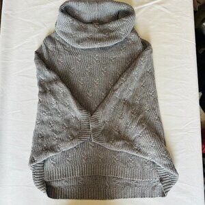 Neiman Marcus Poncho Turtlneck Sweater Gray M Pre-Owned Excellent‎